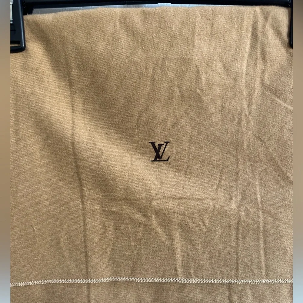 1 Authentic Louis Vuitton Flap Dust Bag - Medium Size 18” x 13” - Picture 3 of 3